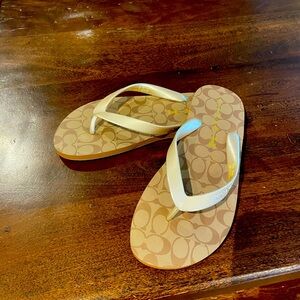 Coach logo flip flop sandal size 8. Beautiful neutral brown gold tan. Like new